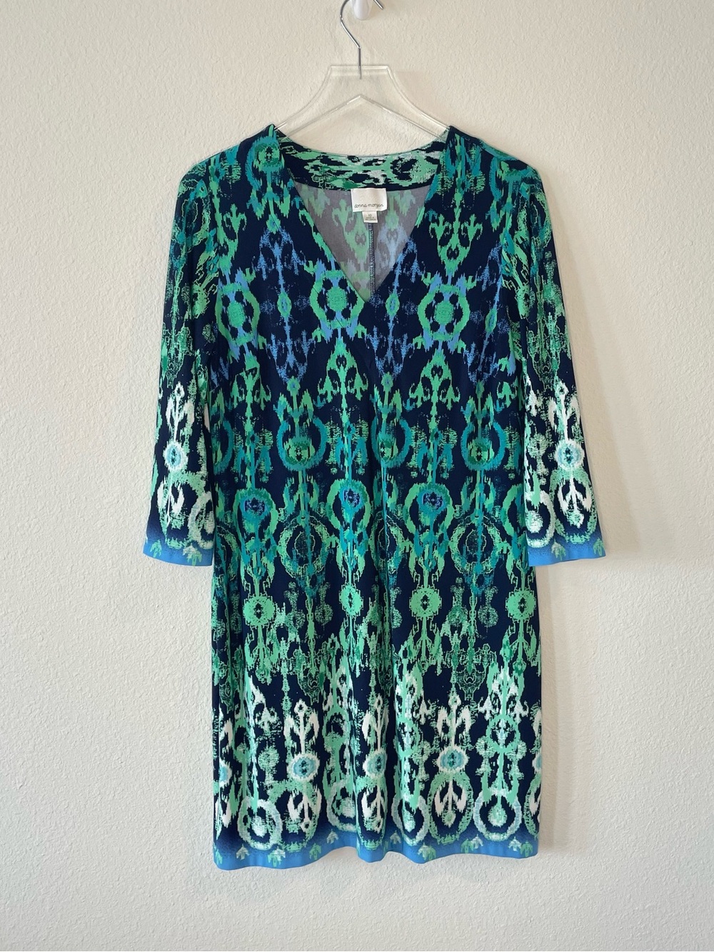 Donna Morgan blue and green abstract pattern 3/4 sleeve V-neck dress